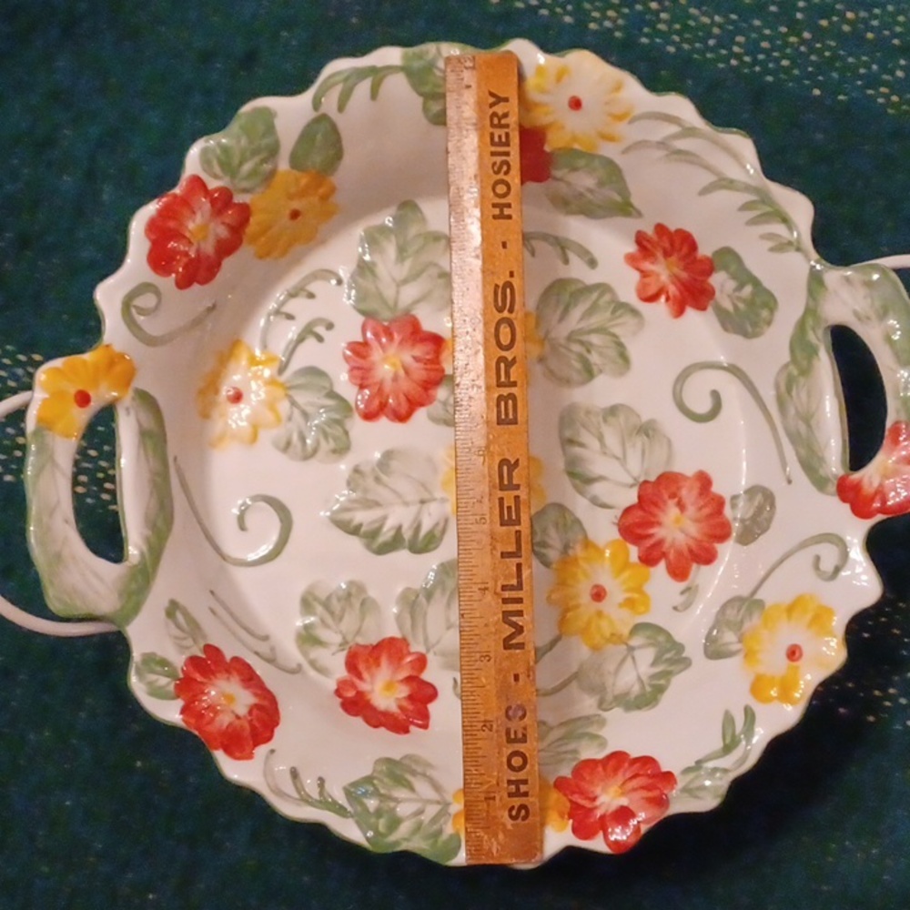 Vintage Temptations by Tara Presentable Ovenware with trivet and stand - Picture 8 of 9